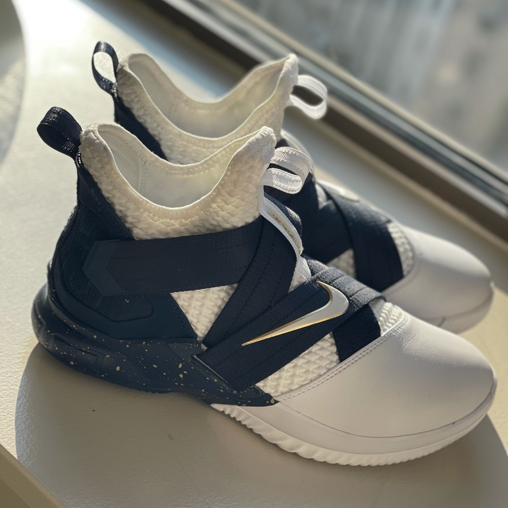 NWOT - LEBRON SOLDIER 12 SFG 'WITNESS - Men’s US 8